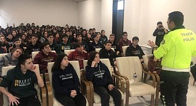 Balıkesir Emniyeti Okullarda Trafik Eğitimi Veriyor