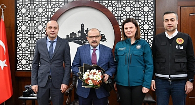 Balıkesir Gümrük İl Müdürü Ersin Keleş ve Heyeti, Dünya Gümrük Günü Dolayısıyla Vali İsmail Ustaoğlu'nu Ziyaret Etti