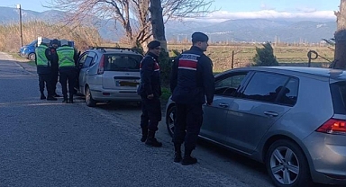 Balıkesir Jandarma Komutanlığı, Seyir Halinde Cep Telefonu Kullanımına Özel Trafik Denetimi Gerçekleştirdi