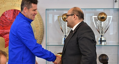 Balıkesir Valisi İsmail Ustaoğlu, Bandırmaspor'a Destek Ziyareti Gerçekleştirdi