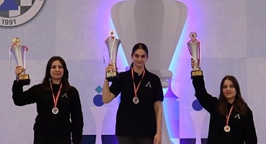 Balıkesirli Sporcular, Antalya'daki Satranç Şampiyonası’nda İz Bıraktı