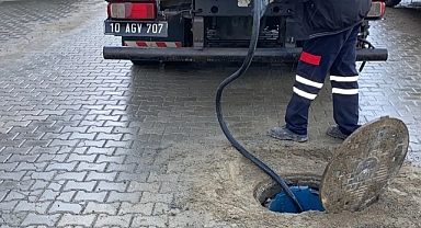 BASKİ Ekipleri, Edremit’te Kanalizasyon Şebeke Hattı Temizlik Çalışmalarına Devam Ediyor