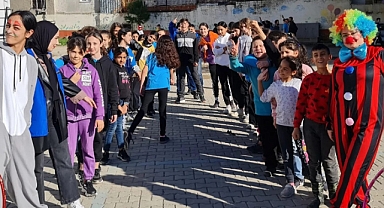 Edremit’te Öğrenciler Doyasıya Eğlendi