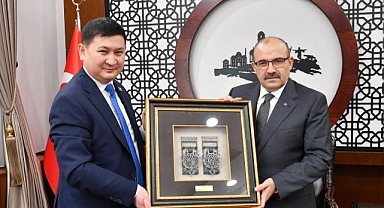 Kazakistan Cumhuriyeti İstanbul Başkonsolosu Vali Ustaoğlu’nu Ziyaret Etti