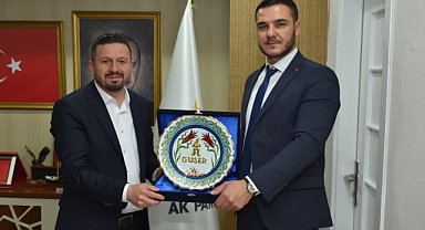 Mehmet Aydemir'in Seveni Çok