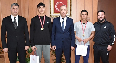 Okul Sporları Türkiye Şampiyonası Güreş Branşında Balıkesir Rüzgarı