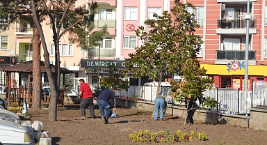 Sındırgı Hükümet Konağı Çevresi Estetik Bir Görünüme Kavuştu