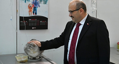 Vali Ustaoğlu, Balıkesir Üniversitesi Veteriner Fakültesi Hastanesi'nde Veteriner Sağlık Hizmetlerini İnceledi