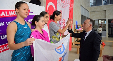 Yıldızlar Yüzme Yarışmaları Tamamlandı