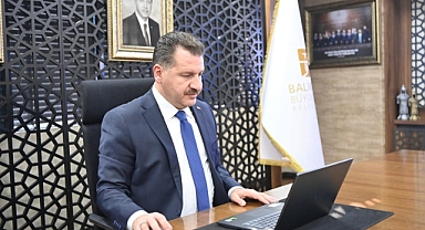 Yılın Karelerine Bir Oyda Başkan Yılmaz’dan