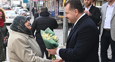 Yücel Başkan Susurluk'ta Vatandaşlarla Kucaklaştı