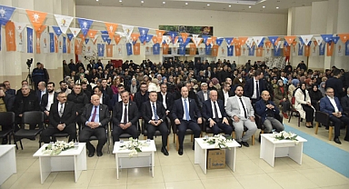 AK Parti ve MHP Dursunbey'de Seçim Beyannamesi ve Meclis Üyesi Aday Tanıtım Toplantısı Düzenledi