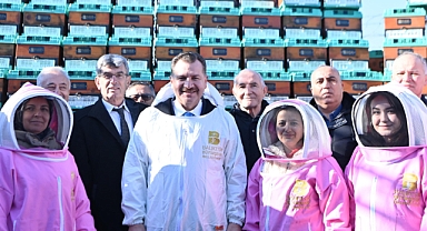 Arı üreticileri: “Gözümüz de Gönlümüz de Yücel Başkanımızla”