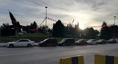 Balıkesir'de Baharın Erken Müjdesi: Vatandaşlar Sıcak Havayla Karşılaştı