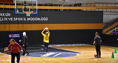 Balıkesir'de Kadınlara Özel Basketbol Etkinliği