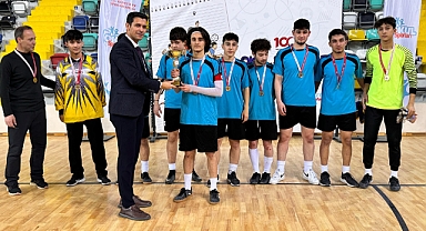 Balıkesir'de Okul Sporları Futsal Genç Erkekler İl Birinciliği Tamamlandı