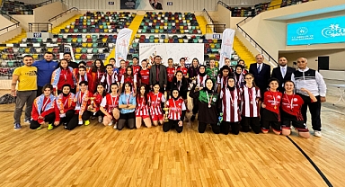 Balıkesir'de Okul Sporları Futsal Genç Kızlar İl Birinciliği Sonuçlandı