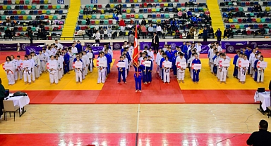 Balıkesir'de Okul Sporları Judo Yıldızlar Grup Müsabakaları Coşkulu Bir Açılışla Başladı
