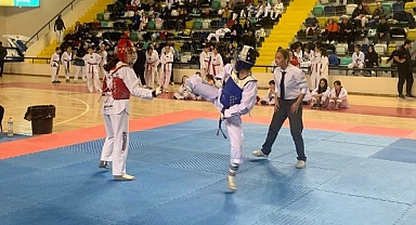 Balıkesir'de Tekvando Yıldızlar Teşvik Şampiyonası Başladı