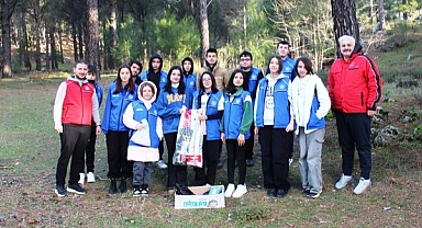Balıkesir Gençlik Merkezi Doğadaki Canlıları Unutmadı