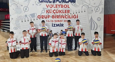 Balıkesir Susurluk İmam Hatip Ortaokulu Küçük Erkekler Voleybol Takımı Türkiye Şampiyonası'nda