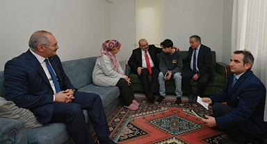 Balıkesir Valisi İsmail Ustaoğlu, Depremzede Benli Ailesini Ziyaret Etti