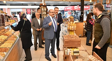 Balıkesir Valisi İsmail Ustaoğlu, Edremit’te Esnaf ve Vatandaşlarla Buluşarak İhtiyaçları Dinledi