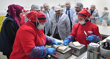 Balıkesir Valisi İsmail Ustaoğlu, Özışık Süt Ürünleri İşletmesini Ziyaret Etti