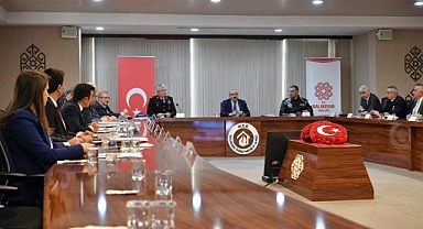 Balıkesir Valisi Ustaoğlu Başkanlığında Eğitim Toplantısı Gerçekleştirildi