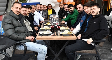 Balıkesirspor, Elazığ FK Maçı Öncesi Motivasyon Topladı: Tarihi Saat Kulesi Pilavcısında Buluşma Düzenlendi