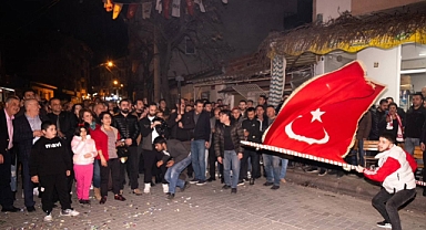 Başkan Adayı Mehmet Ertaş, Tuzcumurat Mahallesi'nde Vatandaşlarla Buluştu