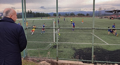 Dursunbey Belediye Başkanı Bahçavan, Dursunbey Belediyespor'u Tebrik Etti