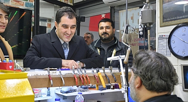 Edremit Belediye Başkan Adayı Muhammed Vurmaz, Esnafları Ziyaret Etti