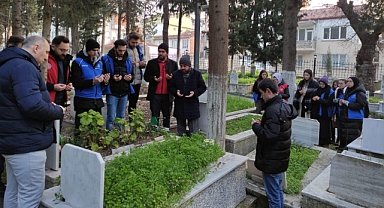 Gençler 6 Şubat Depreminin Yıldönümünde Sabah Namazında Buluştu