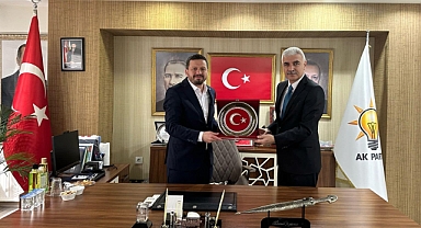Hasan Yiğit'ten Ak Parti'ye Ziyaret