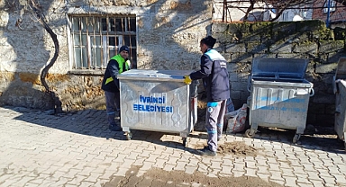 İvrindi Belediyesi, Kırsal Mahallelerde Çöp Konteynerlerini Yeniliyor