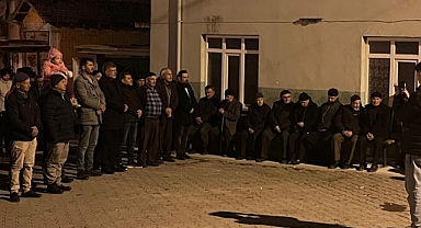 Kepsut Belediye Başkanı İsmail Cankul, Umre Yolcusu Hemşehrileri Dualarla Uğurladı