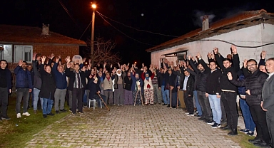 Sındırgı Belediye Başkanı Ekrem Yavaş, Ormaniçi Mahallesi'nde Vatandaşlarla Buluştu