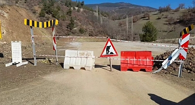 Sındırgı'da Kürendere Yeni Yolu Trafikte Kapatıldı