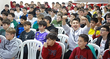 Teksüt Bandırmaspor Futbolcuları Okulda Öğrencilerle Buluştu