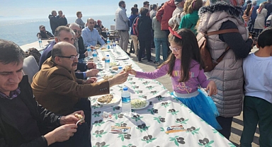 Vali Ustaoğlu, Akçay'daki Hamsi Festivali'ne Katıldı