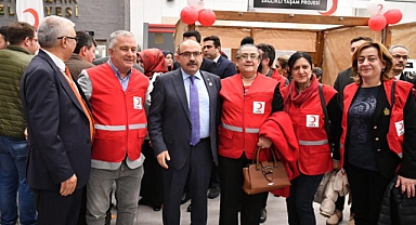 Vali Ustaoğlu: Kızılay Gönüllülerine Teşekkür Etti