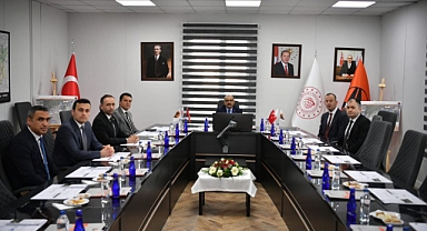 Vali Ustaoğlu, Yol Yapım Projeleri Hakkında Bilgi Aldı