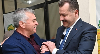 Vatandaşlar, Yücel Yılmaz’a Yürekten Sarılıyor