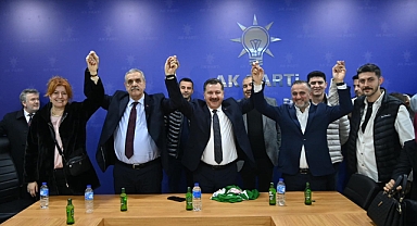 Yücel Yılmaz'dan Bandırma Ak Parti Teşkilatına Ziyaret