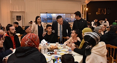 Altıeylül Belediye Başkan Adayı Mesut Eray, Şehit Aileleri ve Gazilerle İftar Programında Buluştu