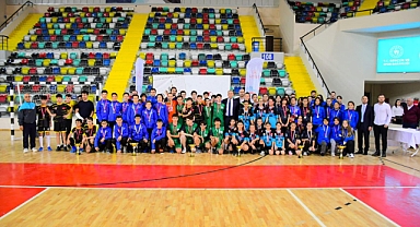 Balıkesir’de Okul Sporları Futsal Yarışmaları Heyecanı