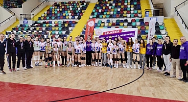 Balıkesir'de Voleybol Küçük Kızlar İl Birinciliği Müsabakaları Sonuçlandı