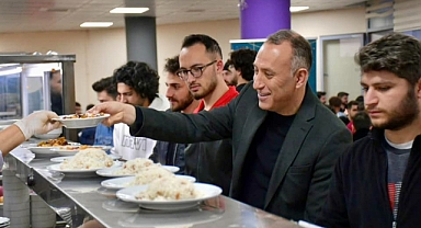 Balıkesir Gençlik ve Spor İl Müdürü Adem Özalp, Öğrencilerle İftar Sofrasında Buluştu