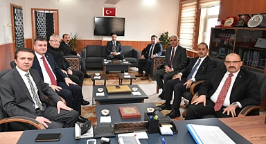 Balıkesir Valisi Ustaoğlu, Bandırma Adliyesi'ni Ziyaret Etti